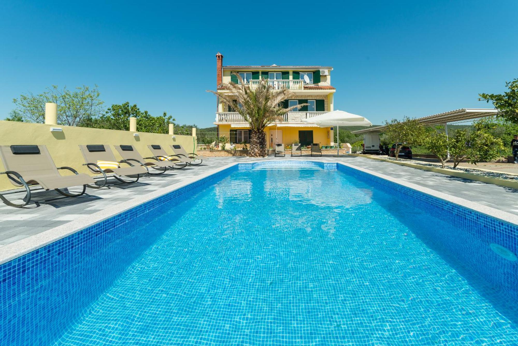 Crowonder Sun&Fun Holiday House With Large Swimming Pool, Playroom And Garden Бибинье Экстерьер фото