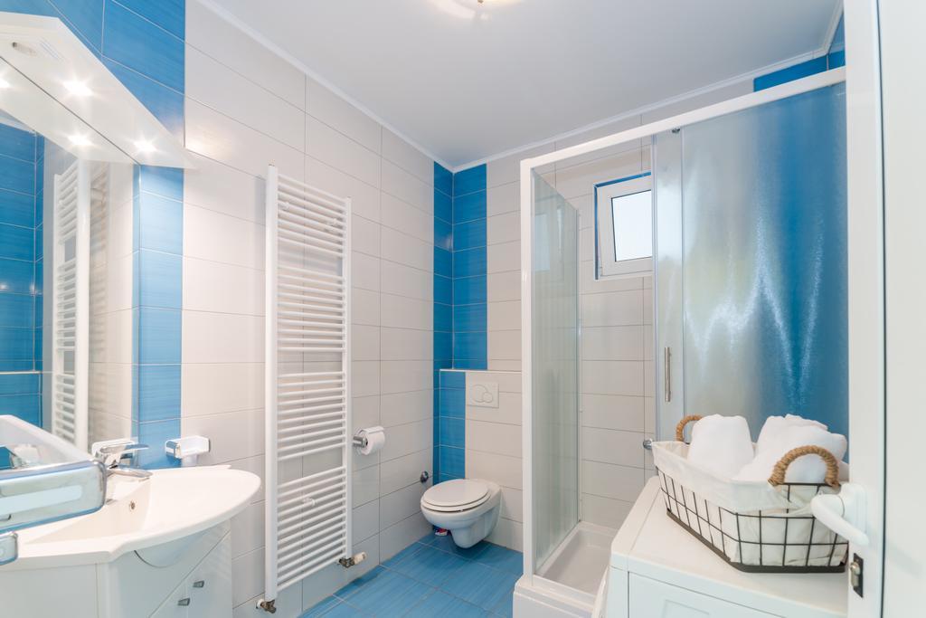 Crowonder Sun&Fun Holiday House With Large Swimming Pool, Playroom And Garden Бибинье Экстерьер фото