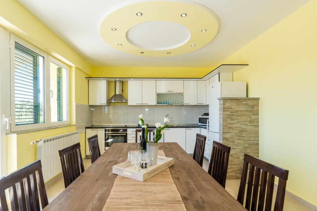 Crowonder Sun&Fun Holiday House With Large Swimming Pool, Playroom And Garden Бибинье Экстерьер фото